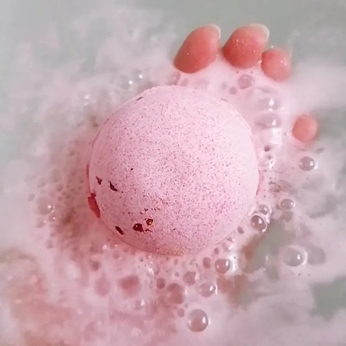 Handmade Rose Bath Bomb – Luxury Fizzy Spa Soak